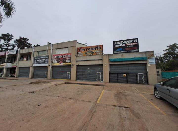 Local comercial · 90m² · 1 Ambiente · 4 Cocheras
