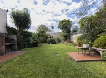 Casa · 165m² · 5 Ambientes · 1 Cochera · Casa en Jose Marmol