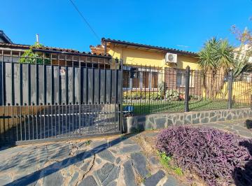 Casa de 4 ambientes, Almirante Brown · Chalet en Excelente Estado, Sobre Lote de 10x30.
