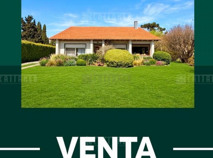 Casa · 159m² · 5 Ambientes · 1 Cochera