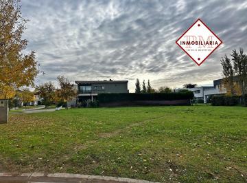 Terreno , Berazategui · Lote en Venta en Fincas de Hudson - Ubicacion Central en Cul de Sac
