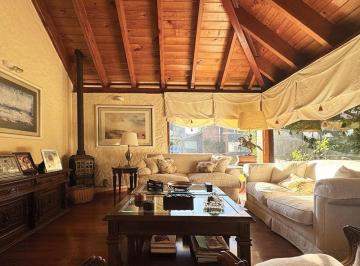 Casa · 178m² · 4 Ambientes · 5 Cocheras · Excelente Oportunidad en Campo Chico