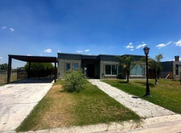 Casa · 157m² · 7 Ambientes · 1 Cochera · Casa en Venta en San Sebastian, Escobar, G. B. a. Zona Norte