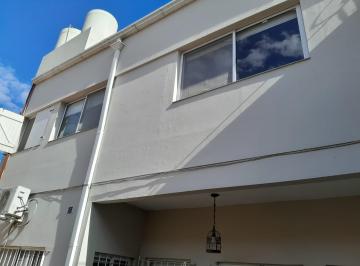 Casa · 76m² · 4 Ambientes · Lindísimo P. H. en Excelente Ubicación y en Impecable Estado!