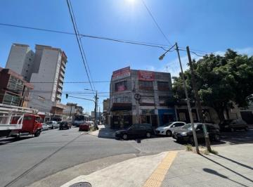 Edificio · 171m² · 5 Ambientes · Venta San Martin Centro. Edificio C/locales y Departamentos