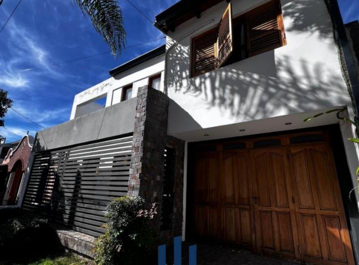 Casa · 160m² · 10 Ambientes