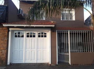 Casa de 4 ambientes, Morón · Estanislao del Campo 1300. Venta Chalet. Villa Sarmiento