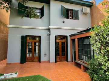 Casa · 250m² · 6 Ambientes · 1 Cochera · Brandsen 955, Temperley Oeste - Casa 4 Dorm., Jardín, Parrilla, Garage