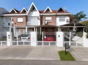 Casa · 100m² · 4 Ambientes · 1 Cochera · En Venta en Ciudad Jardin Hermoso Triplex de 4 Ambientes 2 Baños Cochera Patio Permuto Depto Capital
