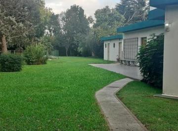Casa de 3 ambientes, Ituzaingó · Venta de Hermosa Propiedad en Udaondo Sobre 1500 m de Lote