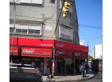 Local comercial · 600m² · Locales - a La Calle - Lanús - Este, Gran Bs. As. Sur