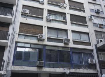 Departamento · 212m² · 7 Ambientes · 1 Cochera · Departamento en Paraguay Al 700