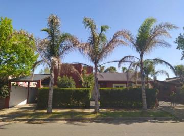 Casa de 4 ambientes, Esteban Echeverría · Hermoso Chalet en El Barrio Privado Mirasoles.