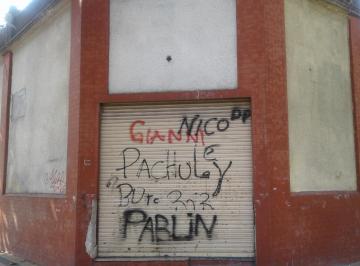 Bodega-Galpón , Avellaneda · Local con Deposito y Garage Sobre Excelente Lote en Esquina