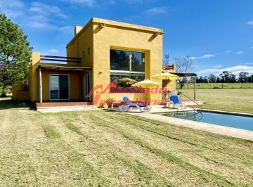 Foto1 · Chacra 5 Hectáreas en Manantiales - Muy Linda Casa en Construcción Tradicional con Piscina en Zona P