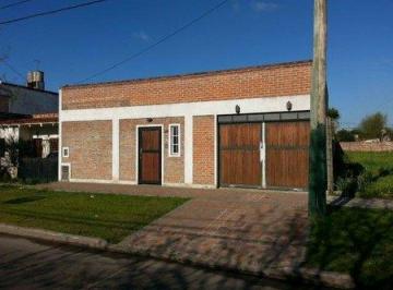 Casa · 180m² · 3 Ambientes · Santilli - Santa Cruz 173