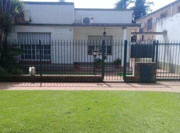 Casa · 228m² · 3 Ambientes · 1 Cochera · Casa en Venta en Moreno Centro
