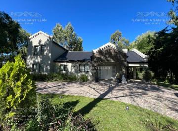 Quinta vacacional · 200m² · 6 Ambientes · Casa Quinta 6 Ambientes con Cochera en Venta en Club Miralagos, La Plata, G. B. a. Zona Sur