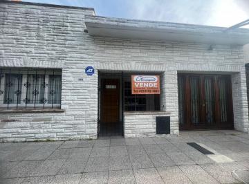 Casa · 190m² · 3 Ambientes · 1 Cochera · Casa 3 Ambientes en San Martin y Juncal