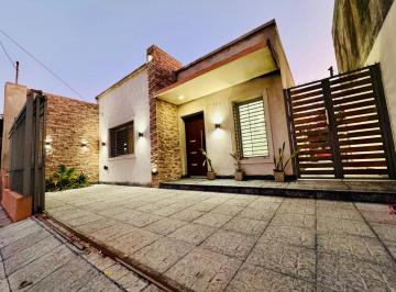 Casa de 3 ambientes, Berazategui · Casa en Venta de 3 Ambientes en Berazategui. Apta a Credito Hipotecario
