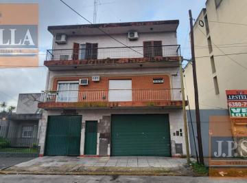 Bodega-Galpón · 808m² · 6 Ambientes · Local, Galpón y 2 Dptos de 4 Amb y 1 Amb 808 m² - Todo en Block - S. Justo (Ctro)