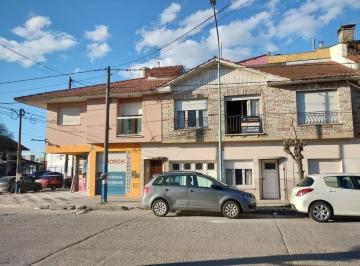 PH · Venta en Block 3 Departamentos con Quincho. Local con Ingreso Independiente.