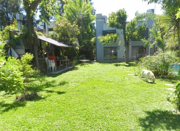 Casa · 100m² · 3 Dormitorios · 2 Cocheras