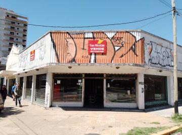 Local comercial · 200m² · Venta de Local en Esquina 200 m² Apto Credito