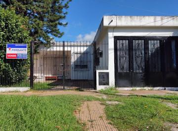 Casa de 5 ambientes, Almirante Brown · Venta de Casa en Jose Marmol. 3amb, 2 Dormit, Garage, Entrada de Auto, Fondo.