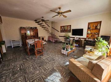 Casa · 70m² · 4 Ambientes · Casa a La Venta en Quilmes Este