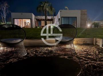 Casa · 194m² · 4 Ambientes · Casa en Venta en Lagos de San Eliseo con Salida La Lago