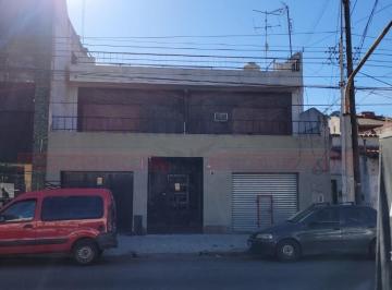 Casa · 270m² · 6 Ambientes · 1 Cochera · Gran Casa de 8 Ambientes en Venta en Caseros