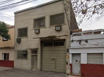 Depósito · 900m² · Depósito en Venta en Pompeya de 900 m² en Dos Plantas.