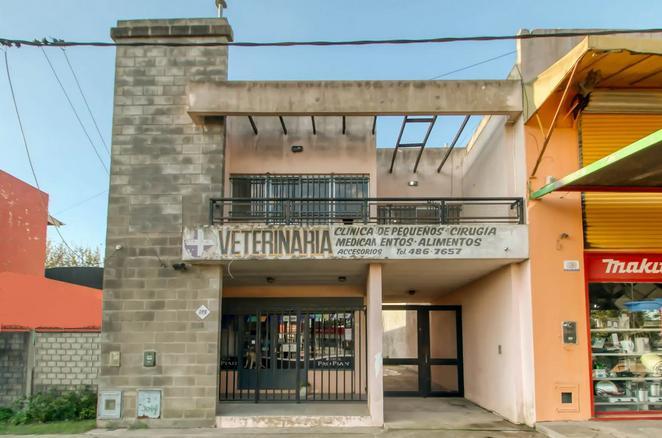 Local comercial · 147m² · 2 Dormitorios · 2 Cocheras
