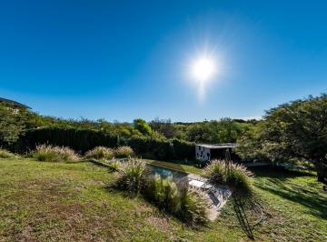 Casa · 356m² · 6 Ambientes · 2 Cocheras · Moderna - Luminosa y Amplia - Villa Allende Golf - 4 Dorm.