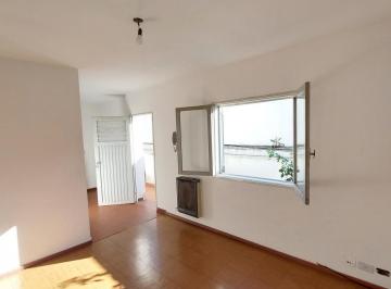 Departamento · 50m² · 2 Ambientes · Departamento de Pasillo de 1 Dormitorio en Alquiler.