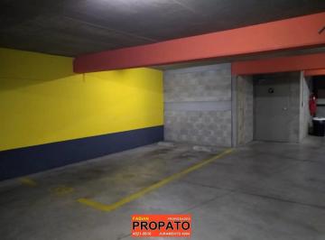 Garage , Chacarita · Cochera Fija Cubierta Libre de Linderas con Seguridad 24hs y Portón Automático!