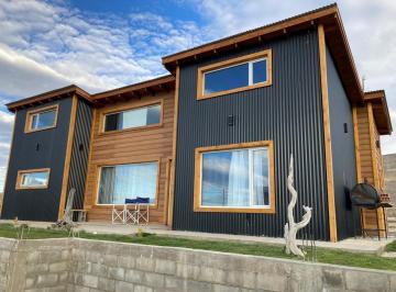 Casa · 138m² · 3 Ambientes · El Calafate, Casa con Departamento.
