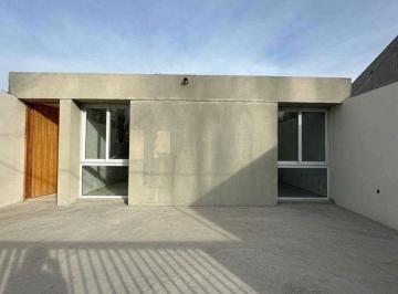 Casa de 3 ambientes, Neuquén · Casa 2 Dorm - a Estrenar