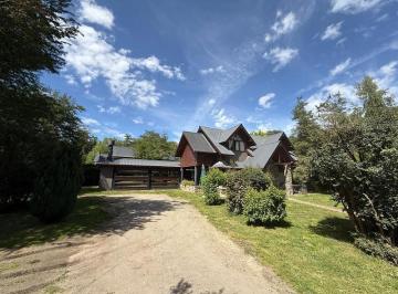 Casa · 237m² · 4 Ambientes · Excelente Propiedad - Apto Credito H