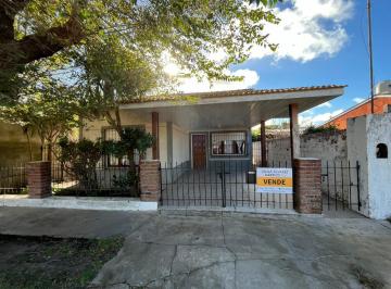 Casa de 3 ambientes, Miramar · Casa Ubicada en Calle 51 Entre 28 y 30 de La Ciudad de Miramar.