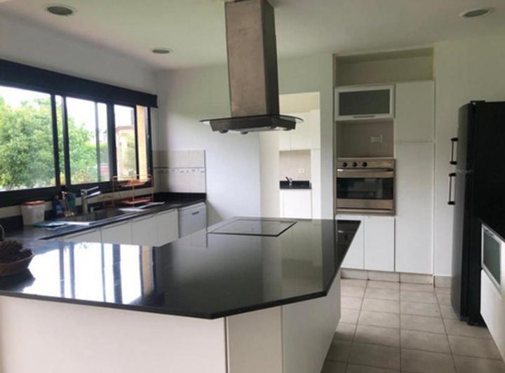 Casa · 200m² · 4 Ambientes