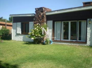 Foto1 · Venta de Espectacular Casa en Una Planta con 3 Dorm. en Mansa - Punta del Este