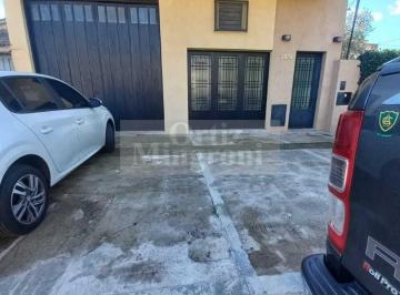 Bodega-Galpón · 120m² · Depósito Galpón en Venta en Lanús Este, Lanús, G. B. a. Zona Sur