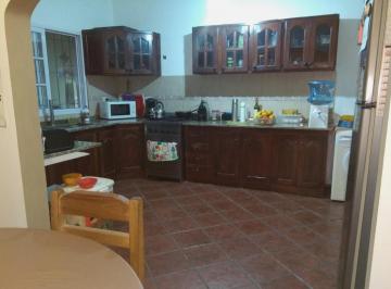Casa · 140m² · 4 Ambientes · 2 Cocheras · Casa en V Depart. Entrada Independiente - Temperley