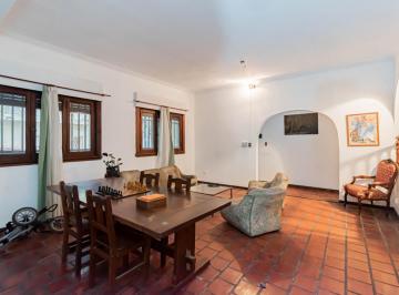 Casa · 324m² · 5 Ambientes · 1 Cochera · Casa en Villa Ballester 5 Ambientes.
