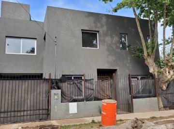 Casa · 142m² · 3 Ambientes · 1 Cochera · Casa en Arguello - 2 Dorm.