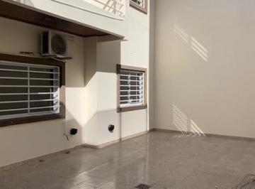 PH de 2 ambientes, Avellaneda · Departamento Tipo Casa / PH en Pb con Gran Patio 2 Ambientes a Pasos de Mitre
