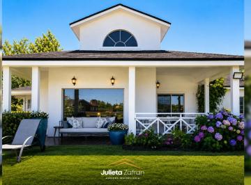 Casa de 5 ambientes, Tigre · Casa en Venta de Dos Lotes en Isla en Club de Campo Hacoaj Valor Lote! Consultame por un Solo Lote!