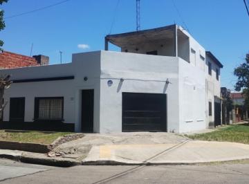 CASA DE 3 AMB SOBRE ESQUINA · Casa de 3 Amb Sobre Esquina